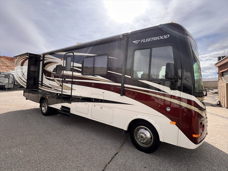 2011 Fleetwood Terra 31TS - Photo 3 - St. George, UT 84790