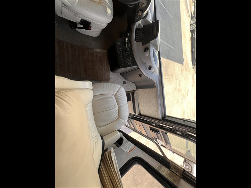 2007 Fleetwood Revelution 40LE - Photo 8 - St. George, UT 84790