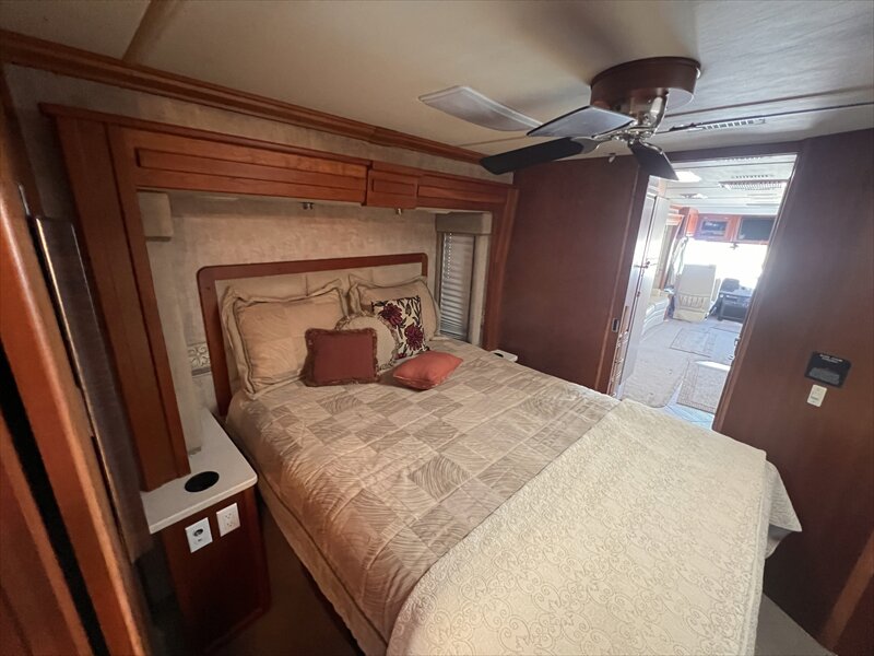 2007 Fleetwood Revelution 40LE - Photo 20 - St. George, UT 84790