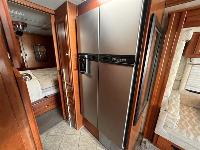 2007 Fleetwood Revelution 40LE - Photo 16 - St. George, UT 84790