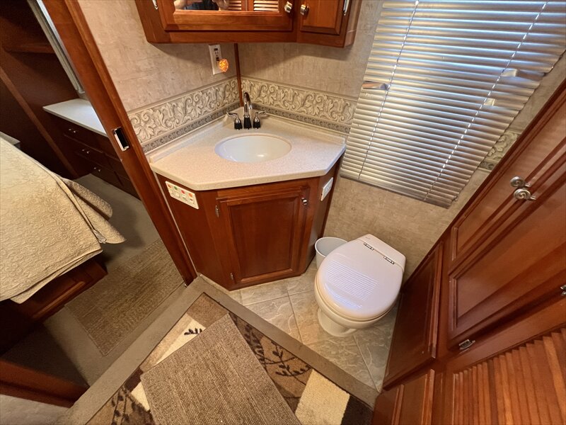 2007 Fleetwood Revelution 40LE - Photo 25 - St. George, UT 84790