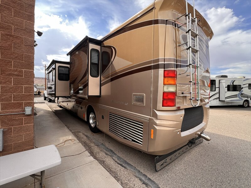 2007 Fleetwood Revelution 40LE - Photo 4 - St. George, UT 84790