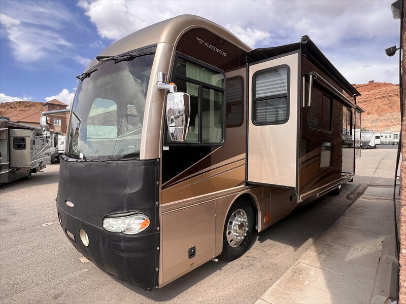 2007 Fleetwood Revelution 40LE  