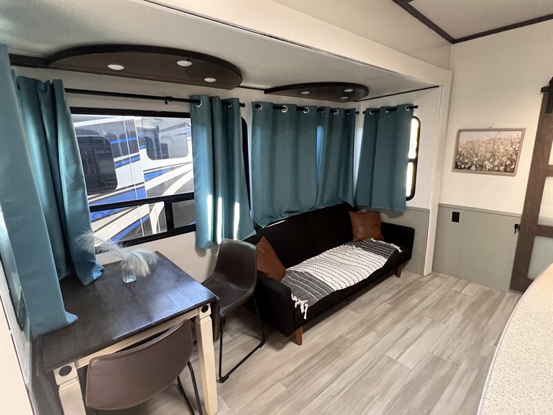 2021 Grand Design Solitude  3740BH   - Photo 8 - St. George, UT 84790