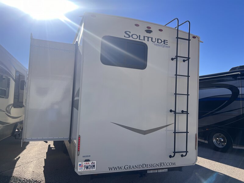 2021 Grand Design Solitude  3740BH   - Photo 5 - St. George, UT 84790
