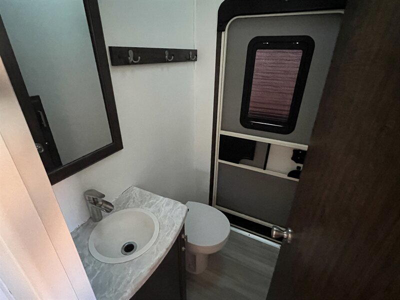 2021 Grand Design Solitude  3740BH   - Photo 13 - St. George, UT 84790