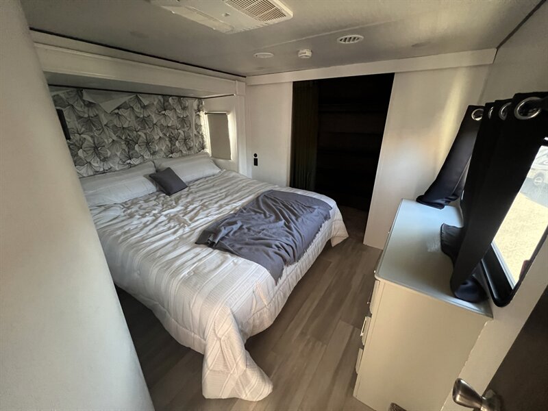 2021 Grand Design Solitude  3740BH   - Photo 14 - St. George, UT 84790