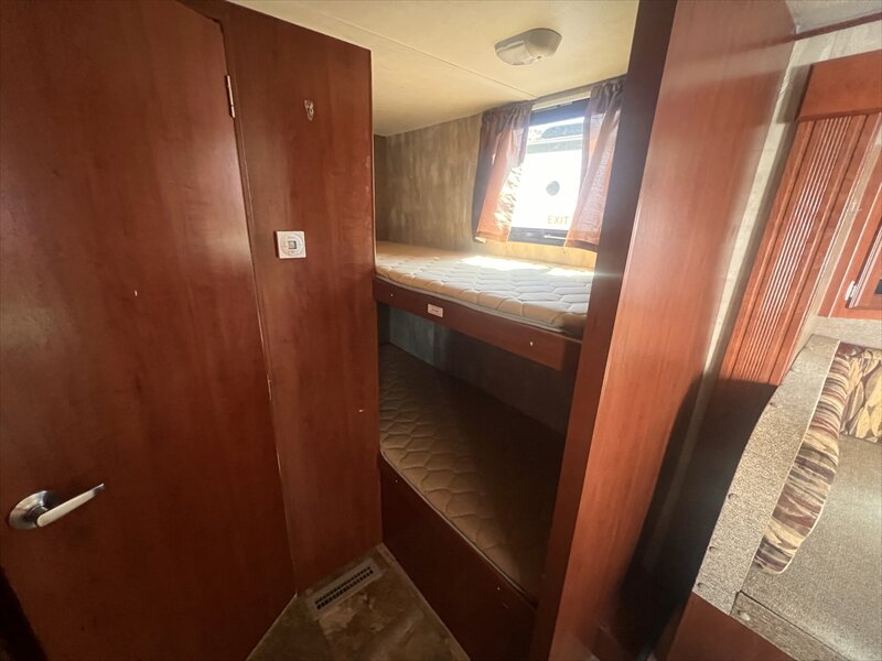 2014 Winnebago minnie 2451BH - Photo 8 - St. George, UT 84790