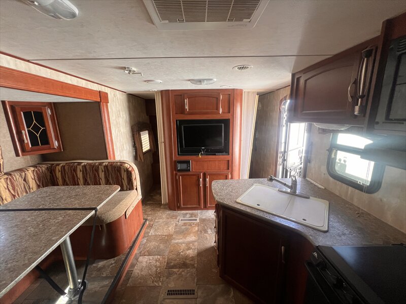 2014 Winnebago minnie 2451BH - Photo 10 - St. George, UT 84790