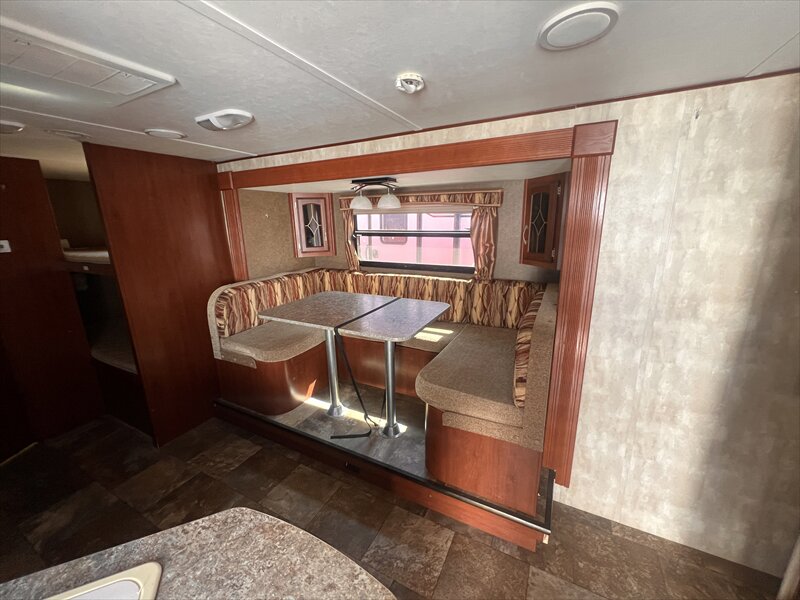 2014 Winnebago minnie 2451BH - Photo 6 - St. George, UT 84790