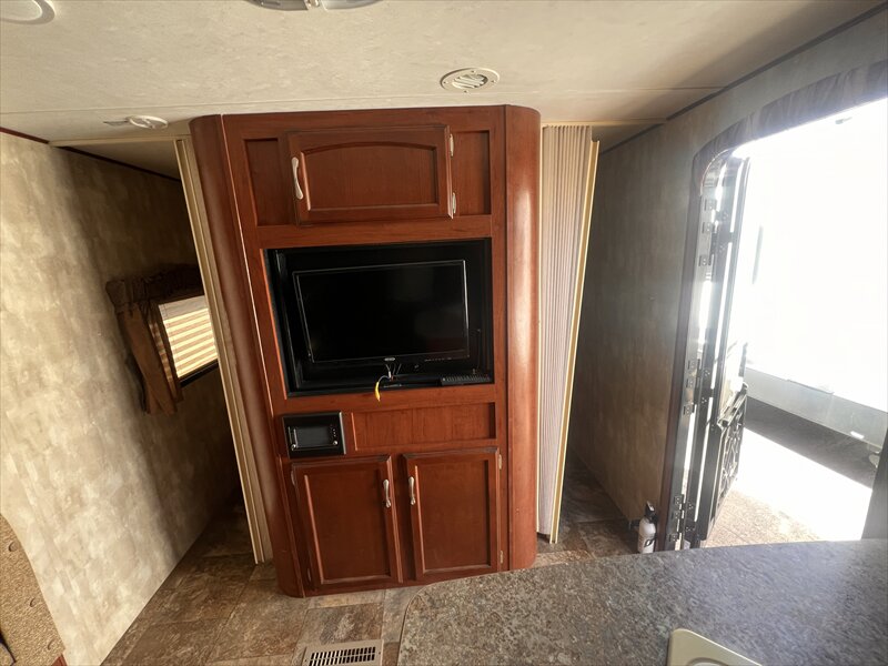 2014 Winnebago minnie 2451BH - Photo 15 - St. George, UT 84790