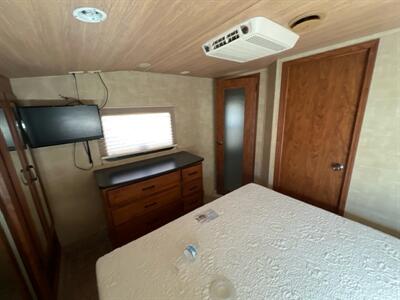 2013 Keystone Raptor 395   - Photo 18 - St. George, UT 84790