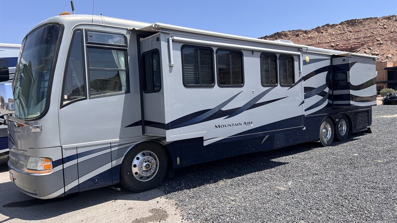 2004 Newmar Moutain Aire 4301 - Photo 1 - St. George, UT 84790