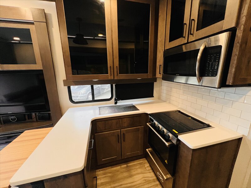 2023 Alliance Valor 40V13 - Photo 15 - St. George, UT 84790