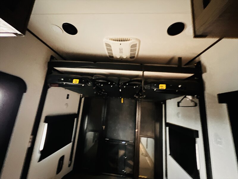 2023 Alliance Valor 40V13 - Photo 18 - St. George, UT 84790