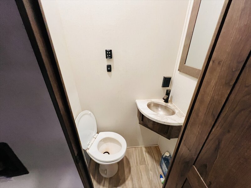 2023 Alliance Valor 40V13 - Photo 20 - St. George, UT 84790