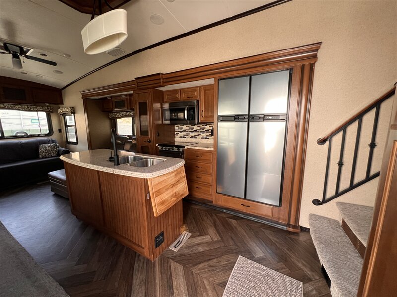 2016 Jayco NORTH POINT 351 - Photo 15 - St. George, UT 84790