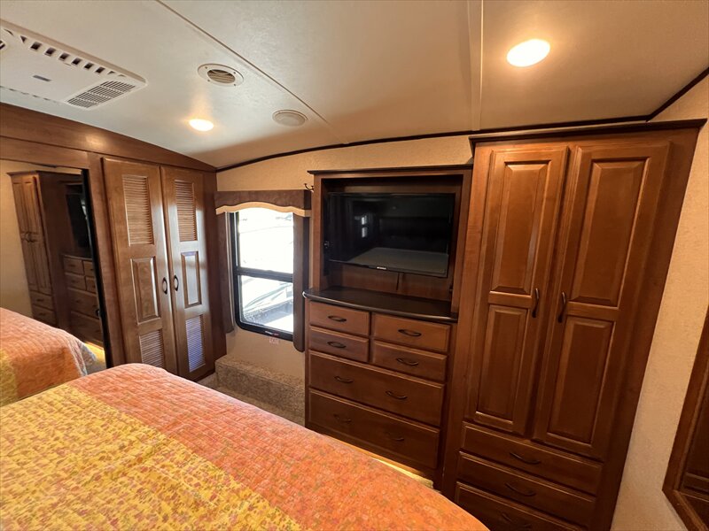 2016 Jayco NORTH POINT 351 - Photo 21 - St. George, UT 84790
