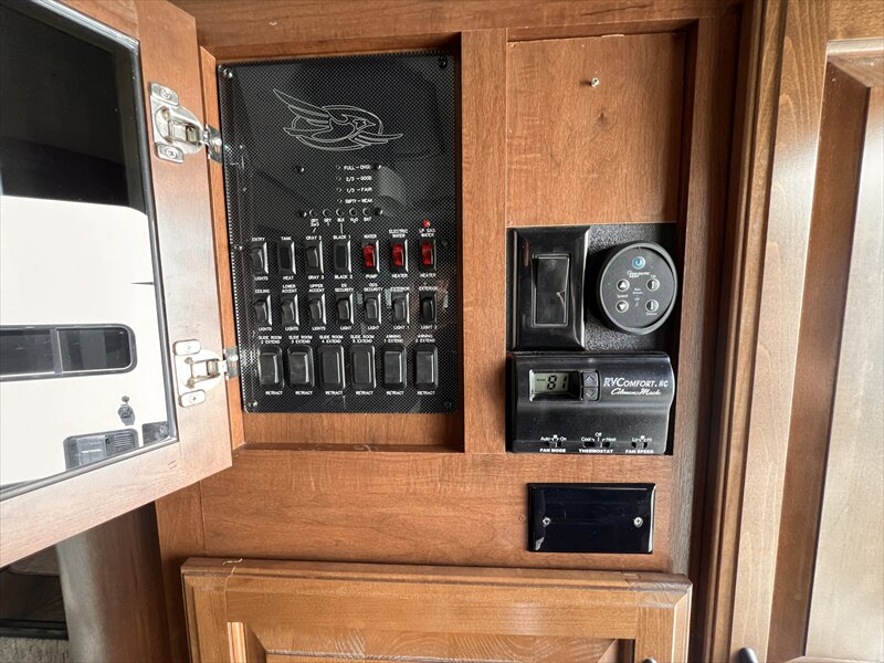 2016 Jayco NORTH POINT 351 - Photo 23 - St. George, UT 84790