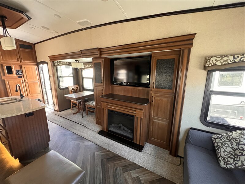 2016 Jayco NORTH POINT 351 - Photo 17 - St. George, UT 84790