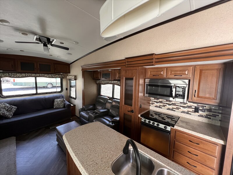 2016 Jayco NORTH POINT 351 - Photo 13 - St. George, UT 84790