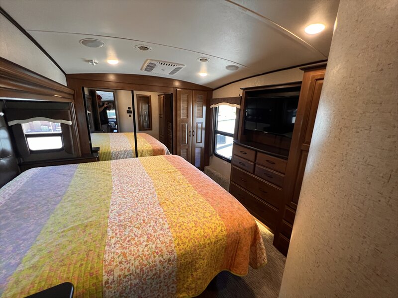 2016 Jayco NORTH POINT 351 - Photo 22 - St. George, UT 84790