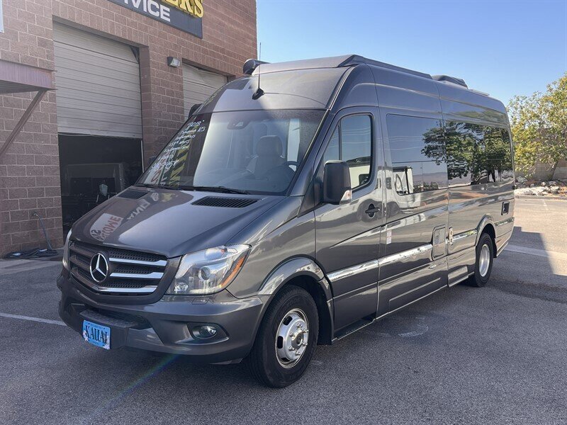 2018 Roadtrek Adventurous RS  