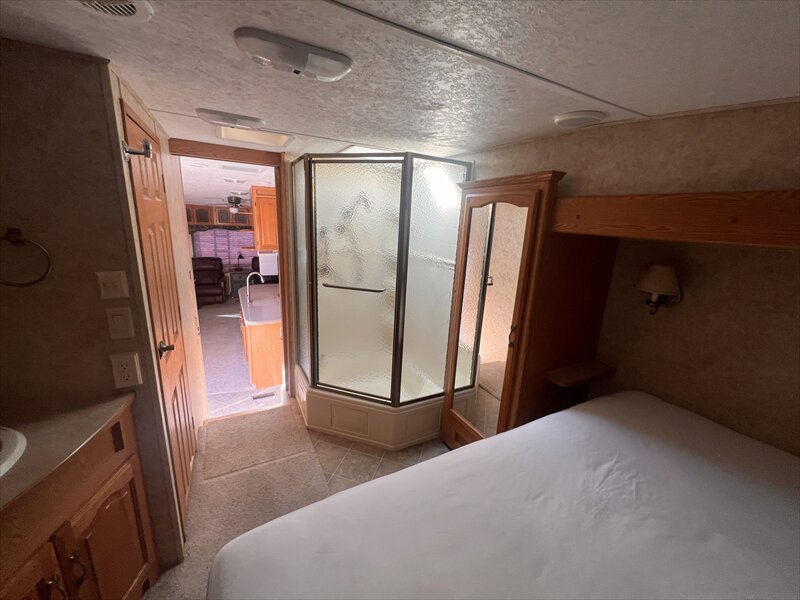 2006 Keystone MONTANA 3400RL 3400RL - Photo 15 - St. George, UT 84790