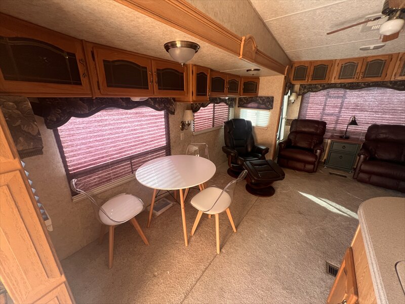 2006 Keystone MONTANA 3400RL 3400RL - Photo 6 - St. George, UT 84790
