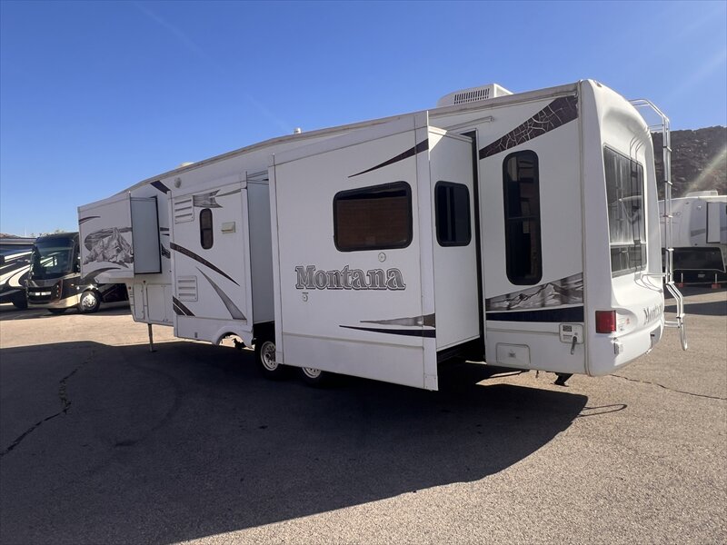 2006 Keystone MONTANA 3400RL 3400RL - Photo 2 - St. George, UT 84790
