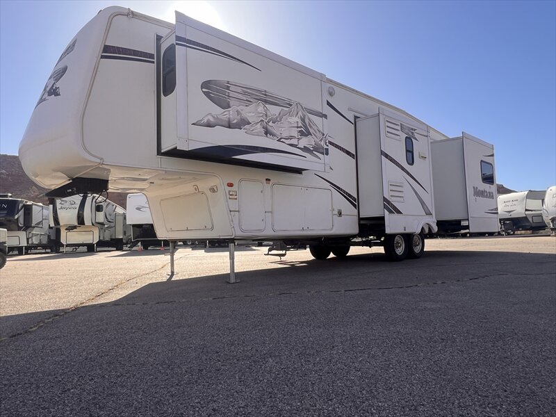 2006 Keystone MONTANA 3400RL 3400RL - Photo 7 - St. George, UT 84790