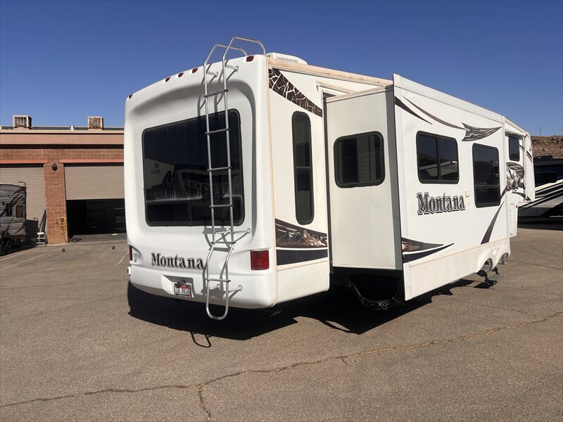 2006 Keystone MONTANA 3400RL 3400RL - Photo 3 - St. George, UT 84790