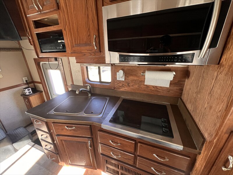 2009 Show Hauler Show hauler - Photo 10 - St. George, UT 84790