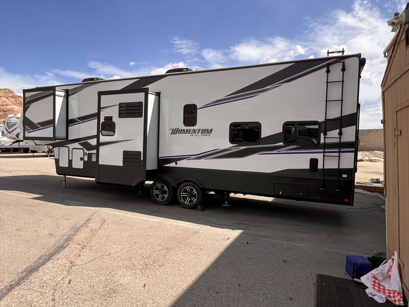 2018 Forest River SANDSTORM 286 GSLR 5TH TOY HAULER - Photo 5 - St. George, UT 84790