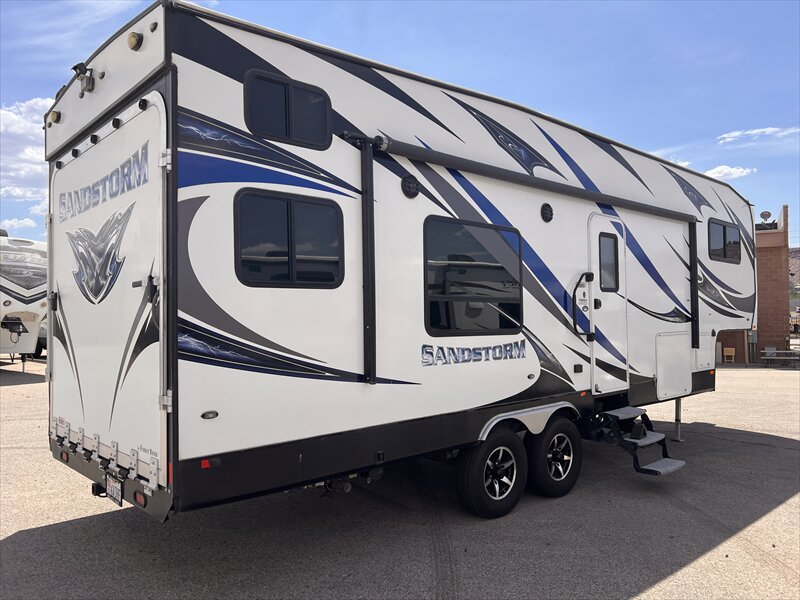 2018 Forest River SANDSTORM 286 GSLR 5TH TOY HAULER - Photo 3 - St. George, UT 84790