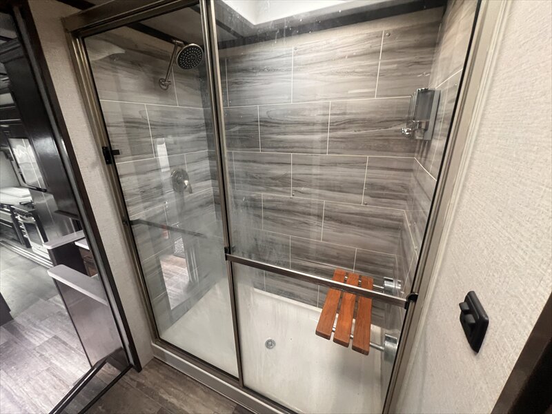 2021 Dutchmen Dutchmen Yukon 400rl - Photo 16 - St. George, UT 84790