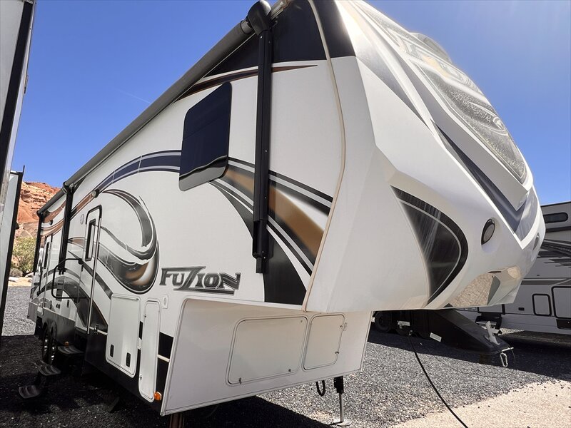 2013 Keystone Fuzion 315   - Photo 1 - St. George, UT 84790