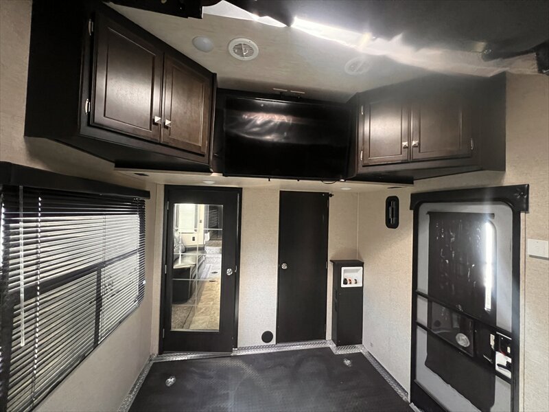 2017 Heartland Edge 386 - Photo 14 - St. George, UT 84790