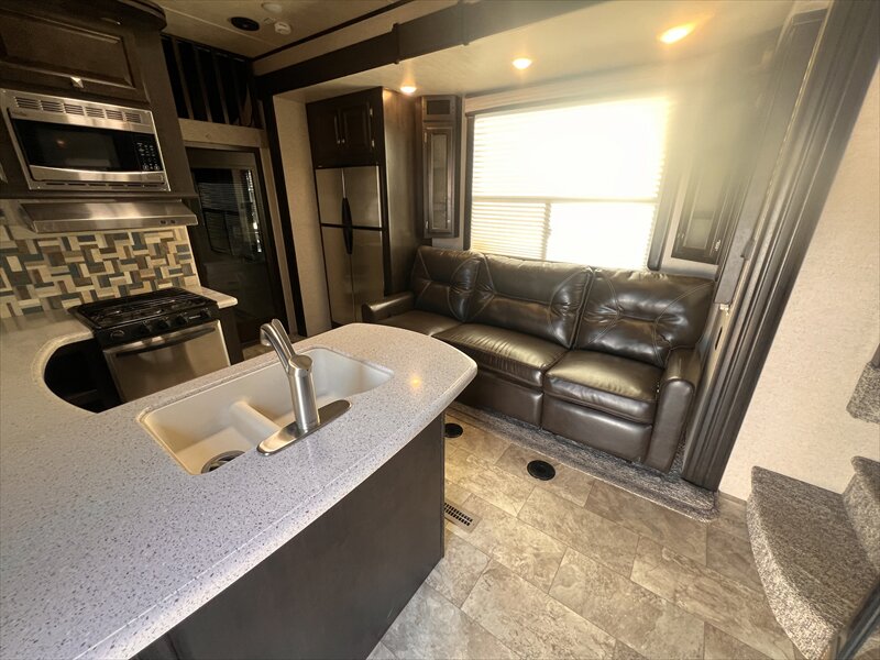 2017 Heartland Edge 386 - Photo 8 - St. George, UT 84790