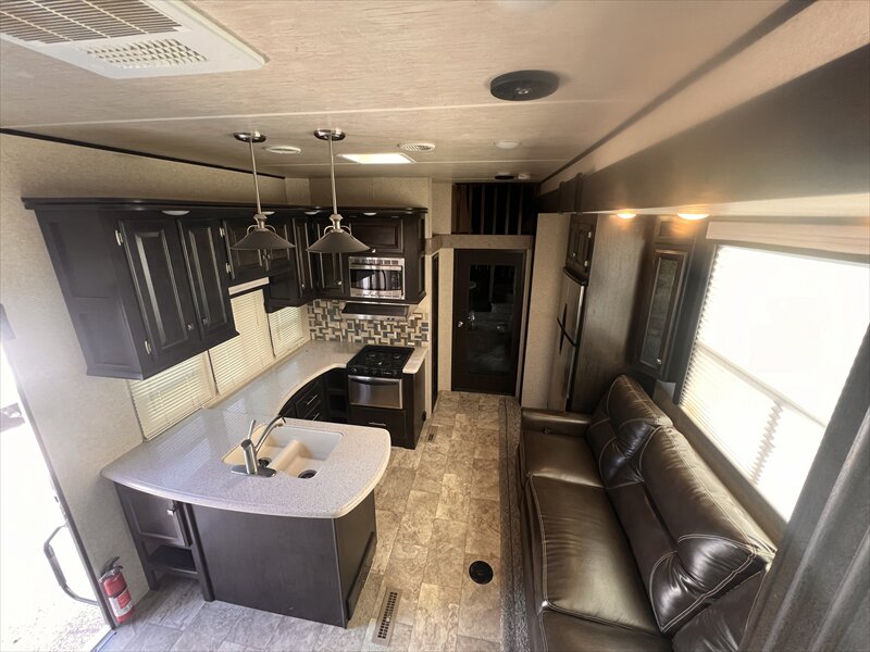 2017 Heartland Edge 386 - Photo 20 - St. George, UT 84790