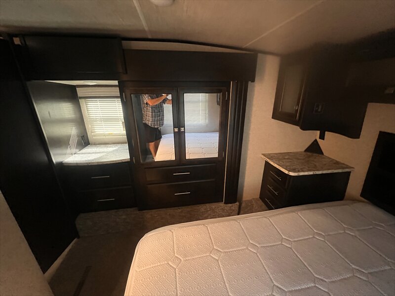 2017 Heartland Edge 386 - Photo 21 - St. George, UT 84790