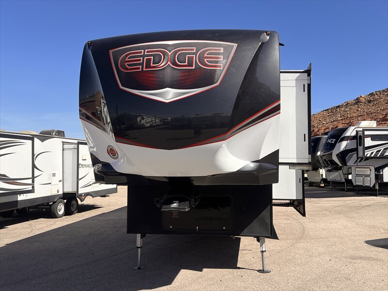 2017 Heartland Edge 386 - Photo 3 - St. George, UT 84790