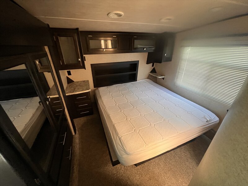 2017 Heartland Edge 386 - Photo 17 - St. George, UT 84790