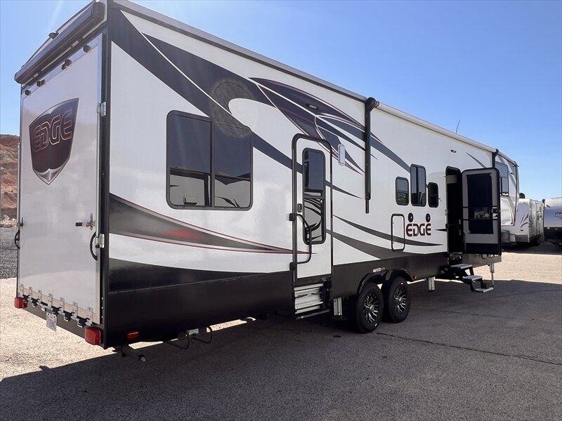 2017 Heartland Edge 386 - Photo 5 - St. George, UT 84790