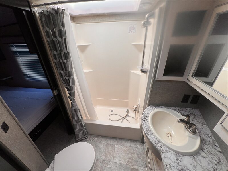 2017 Heartland Edge 386 - Photo 18 - St. George, UT 84790