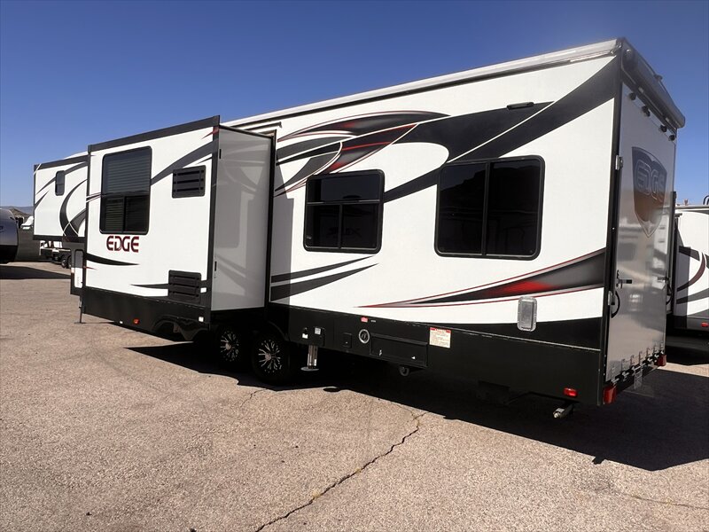 2017 Heartland Edge 386 - Photo 4 - St. George, UT 84790