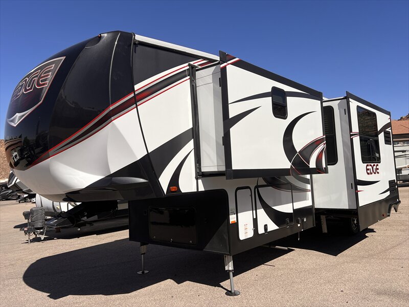 2017 Heartland Edge 386 - Photo 2 - St. George, UT 84790