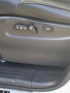 2015 INFINITI QX80   - Photo 6 - Englewood, CO 80113