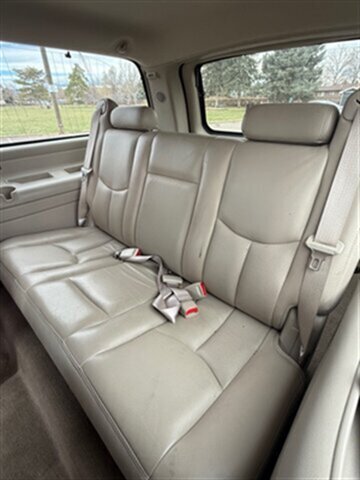 2005 Cadillac Escalade ESV - Photo 9 - Englewood, CO 80113