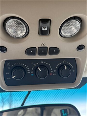 2005 Cadillac Escalade ESV - Photo 13 - Englewood, CO 80113